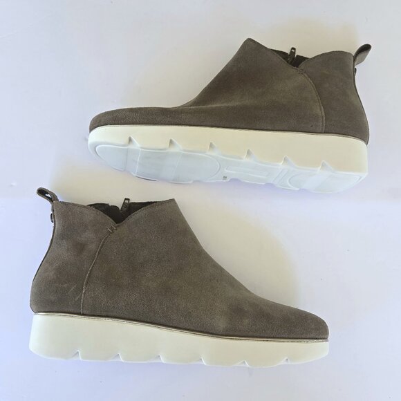 New ALEX MARIE Taupe Suede Booties Ankle Boots 8.5 - Picture 1 of 8